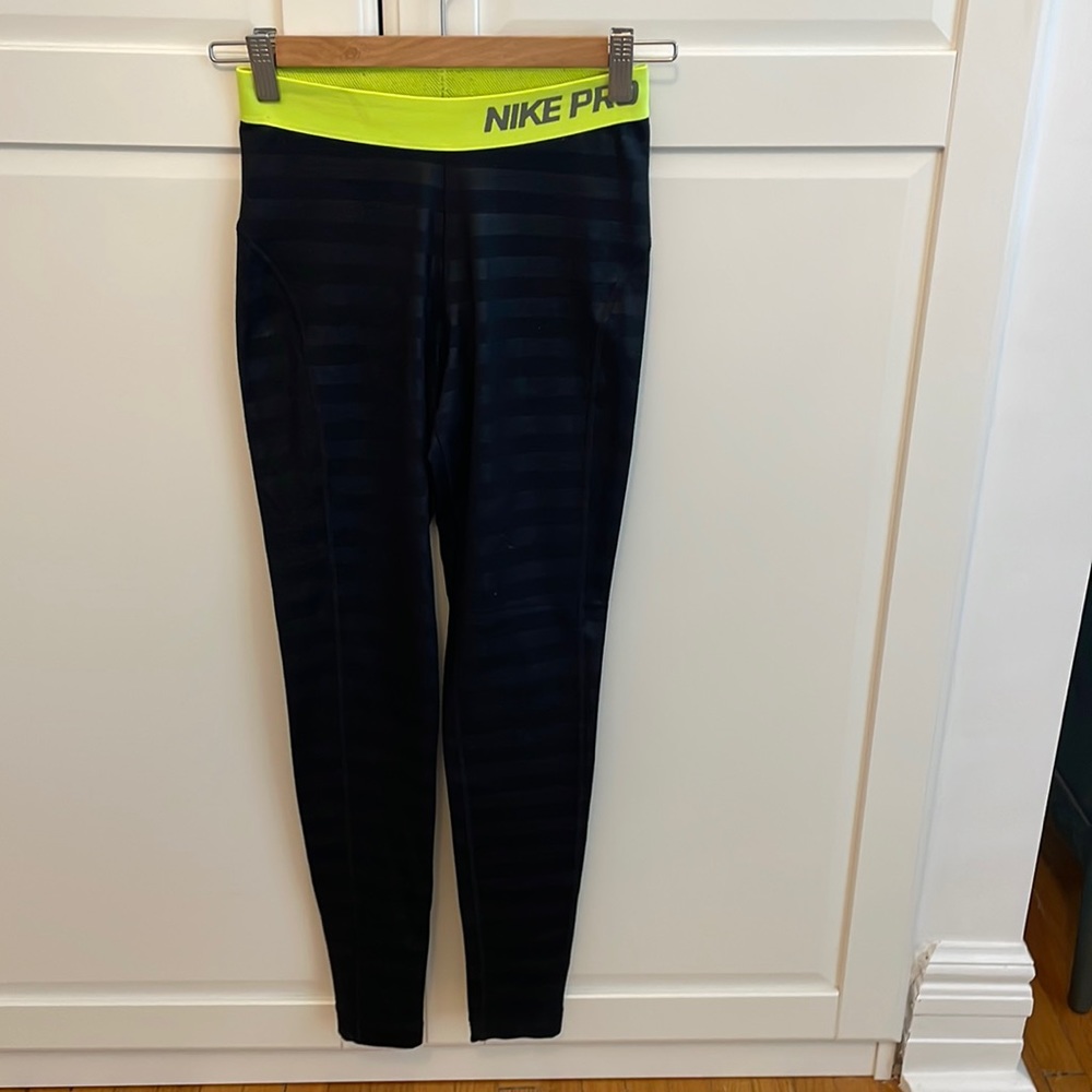 Nike Pro Leggings (thick / warm!) NWOT